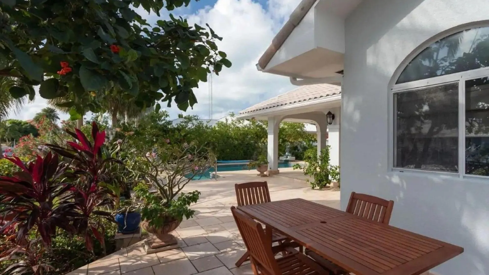 Home On Canal With Pool West Bay 0*,  Cayman Islands