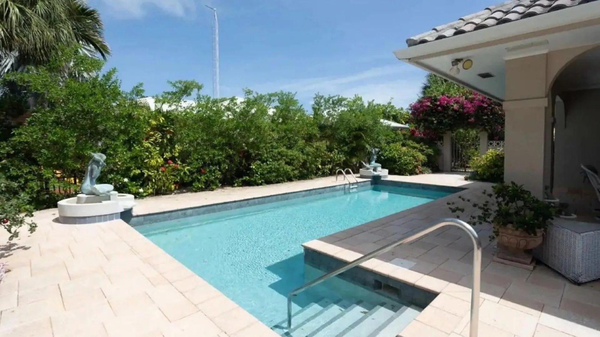 Home On Canal With Pool West Bay
